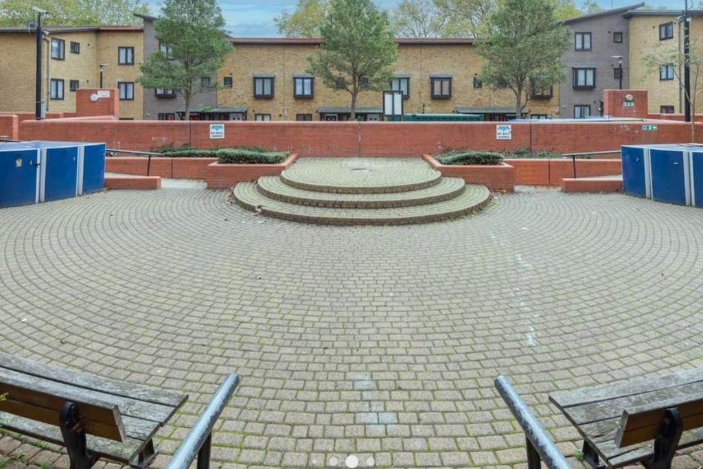 Bright, Nice Interior, Close To The City, 2 Bedroom Apartment Лондон Экстерьер фото